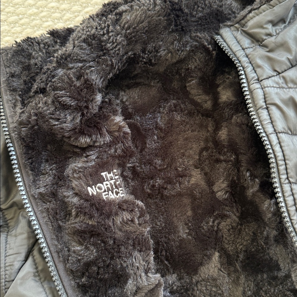 The North Face Girls Mossbud Reversible Puffer Jacket Black Size M - Picture 3 of 4